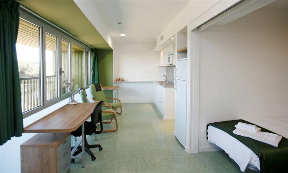 Vila Universitaria Apartamento Cerdanyola del Vallès Exterior foto